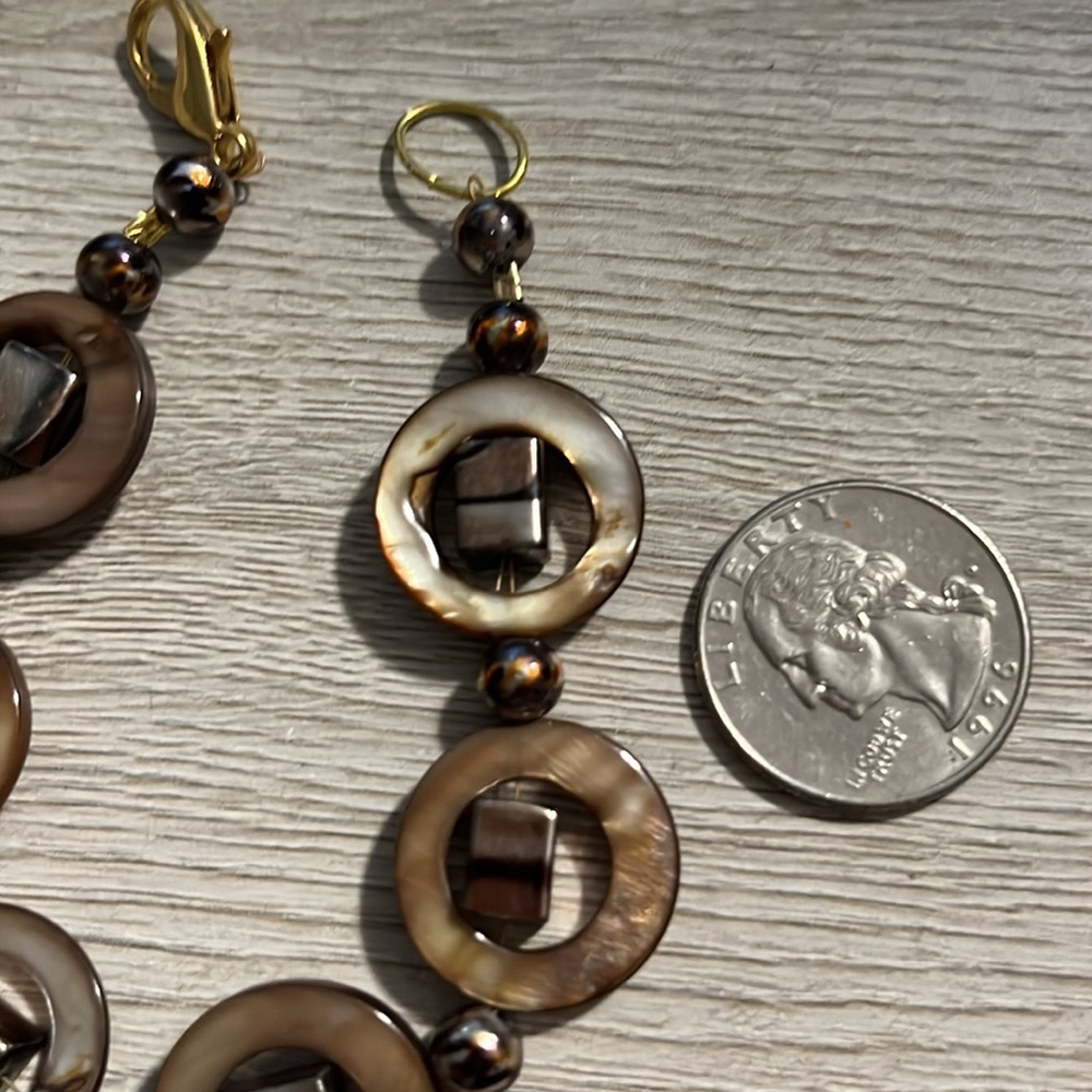 Bead and Shell Bracelet - Picture 3 of 5